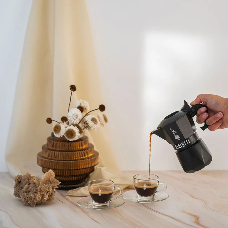 Ấm Pha Cà Phê Bialetti Brikka Noir (2 Cup) – Phiên Bản Đen Huyền Bí